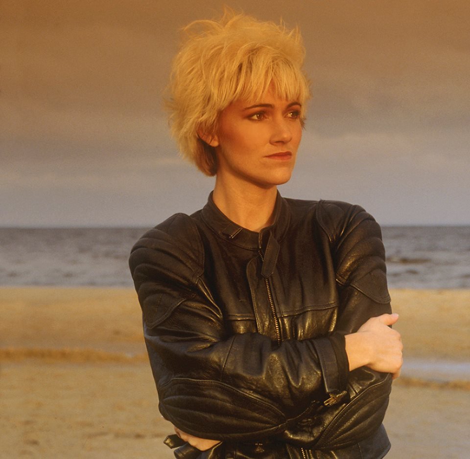 marie-fredriksson-decimos-adi-s-a-la-cantante-sueca-magazine-qmode
